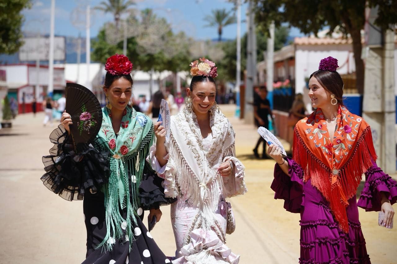 La Feria entra en calor con todas las mesas llenas
