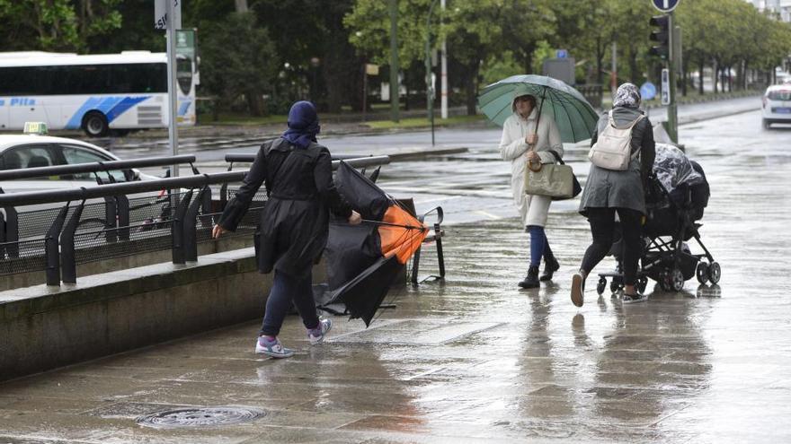 Viento y lluvia en A Coruña por la borrasca &#039;Miguel&#039;