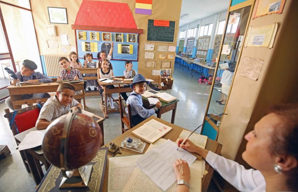 Recreación de una escuela franquista