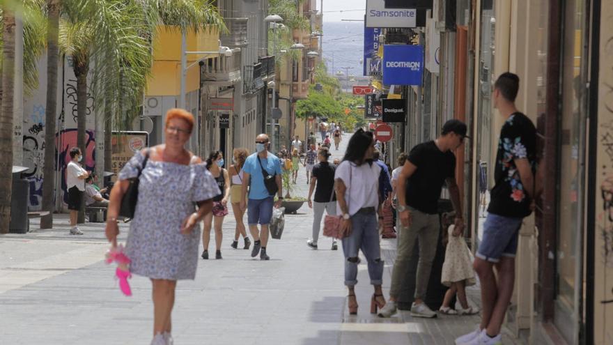 Compras en la calle Castillo de Santa Cruz de Tenerife.