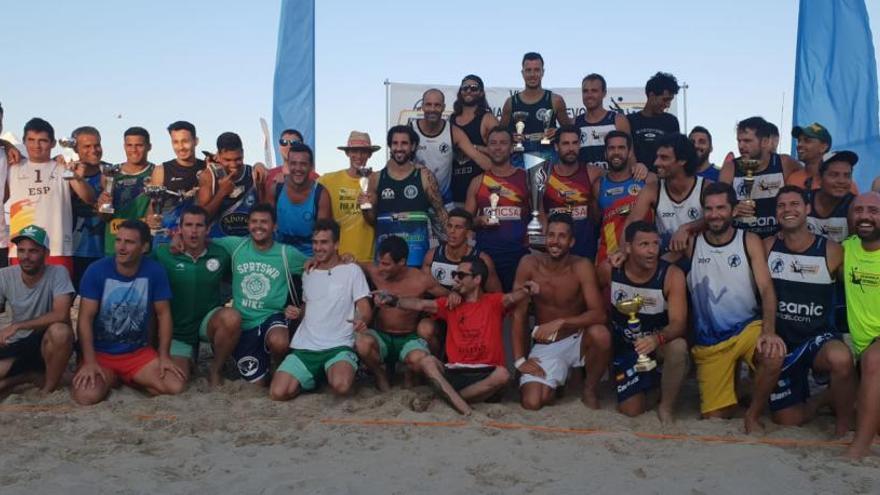 Carcelén y Delgado mandan en la Playa de San Juan