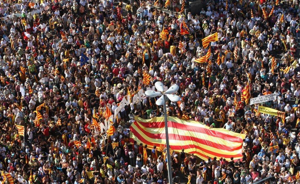 Imagen de la muchedumbre que se manifestó contra la sentencia del Estatut el 10 de julio del 2010.