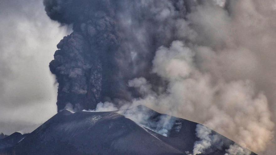 Erupción del volcán de La Palma desde Las Manchas