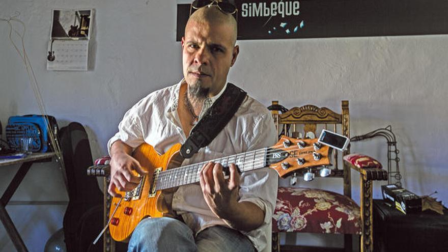 Miguel Manescau, guitarrista, productor y formador musical