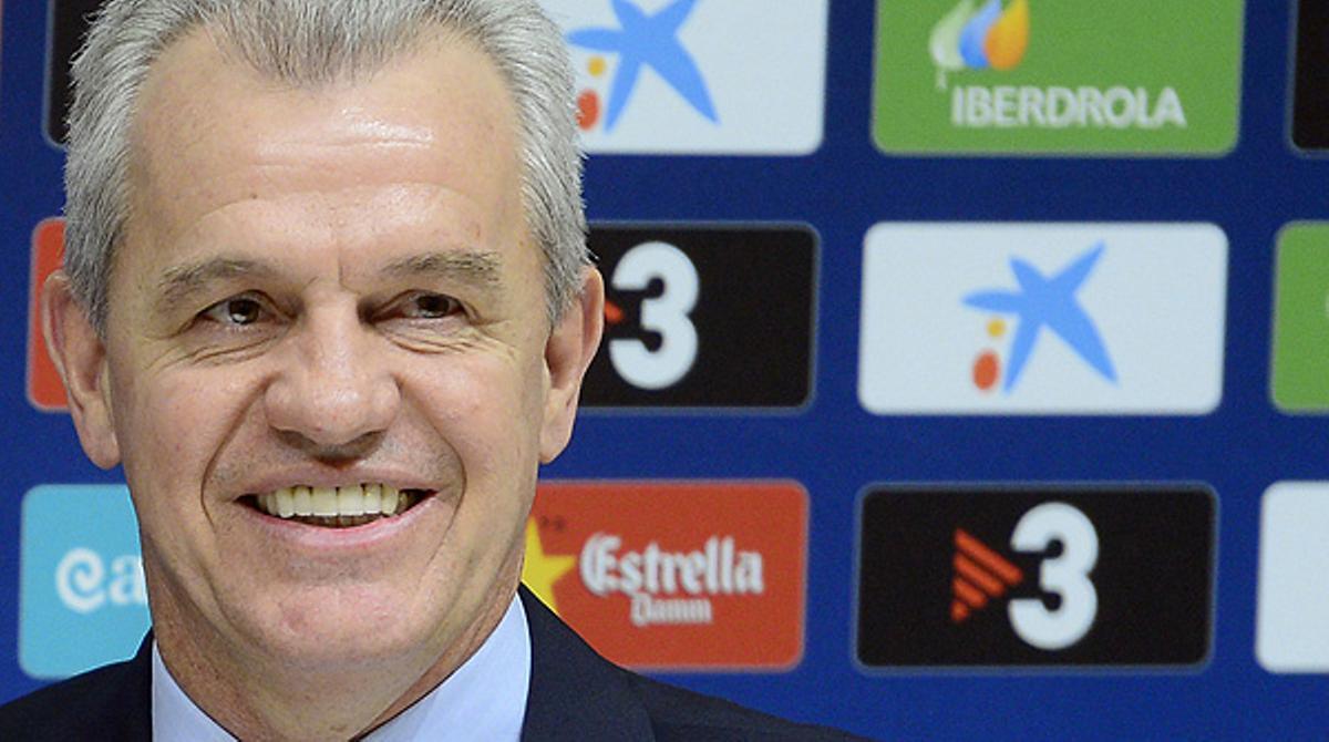 El tècnic de l’Espanyol fa broma amb el nombre de pivots que jugaran al centre del camp davant l’Atlètic.