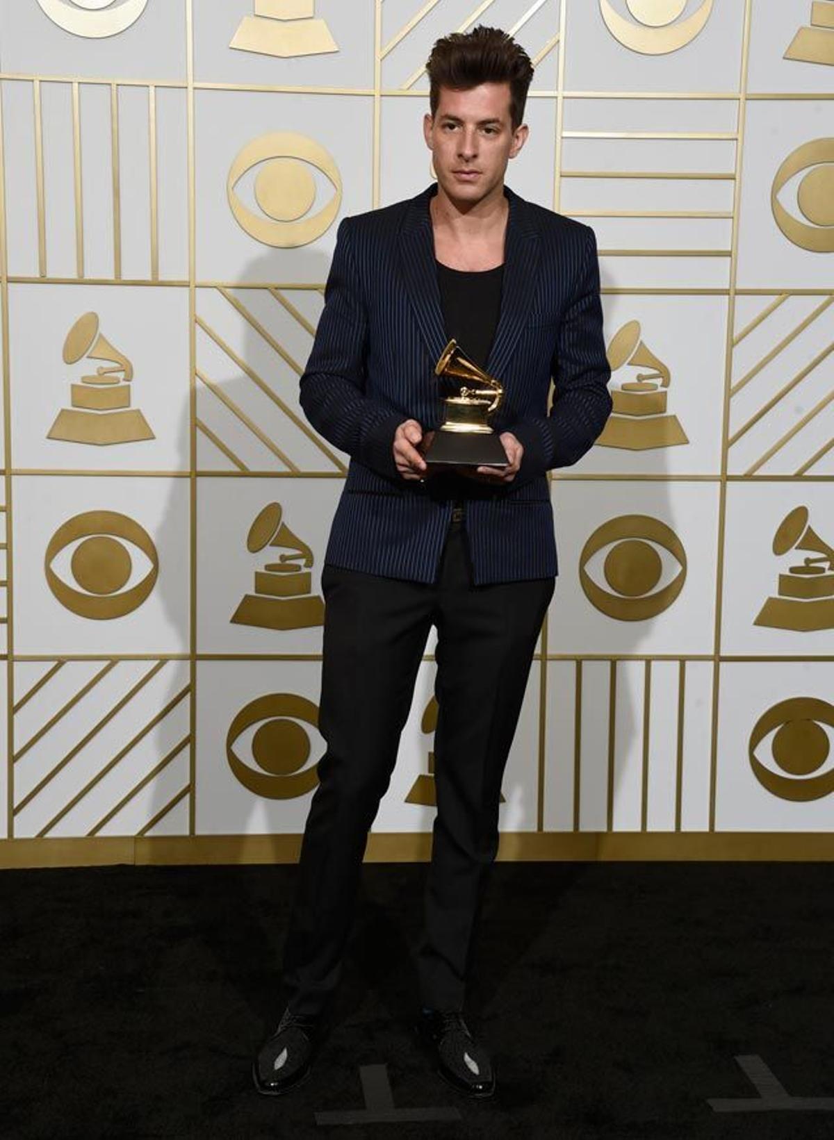 Mark Ronson consiguó el Grammy por Mejor Actuación Dúo/Grupo por Uptown funk.