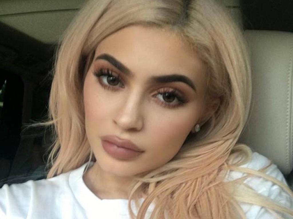 Kylie deja sin palabras con su disfraz de XTINA