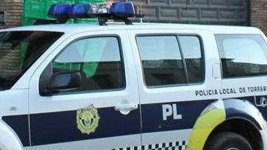 Denuncian que el coche de la Policía Local de Torreblanca circula sin ITV