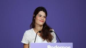 La portavoz nacional de Podemos, Isa Serra, en una rueda de prensa.