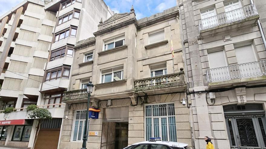 La Policía de Vigo, en alerta por los robos en verano: detienen a dos chicas que portaban herramientas a las puertas de un edificio
