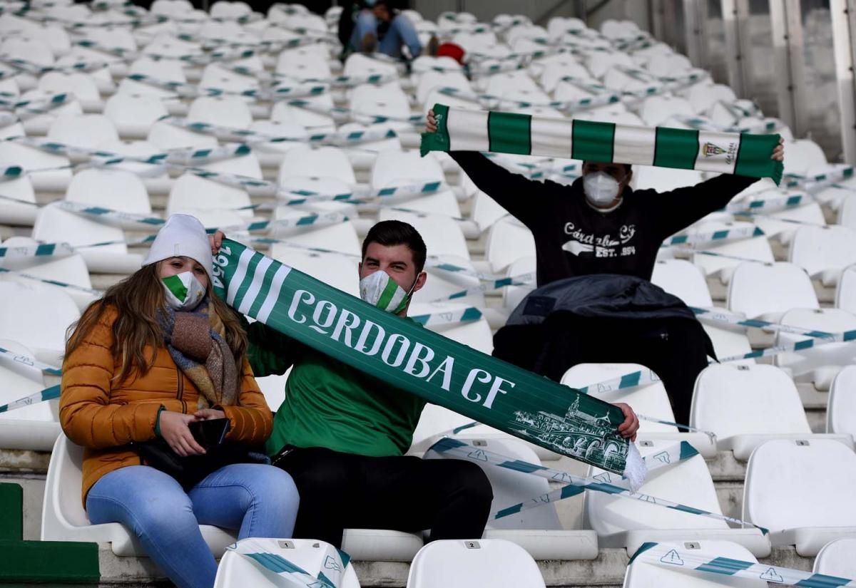 Los aficionados en el partido de Copa del Rey