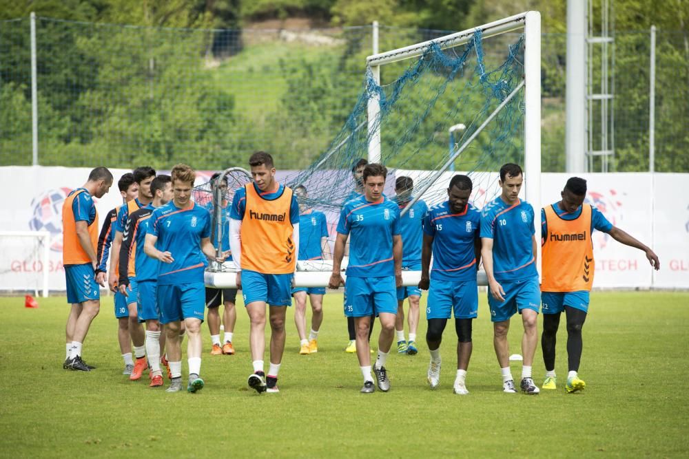 Entrenamiento del Real Oviedo y alumnos del Loyola