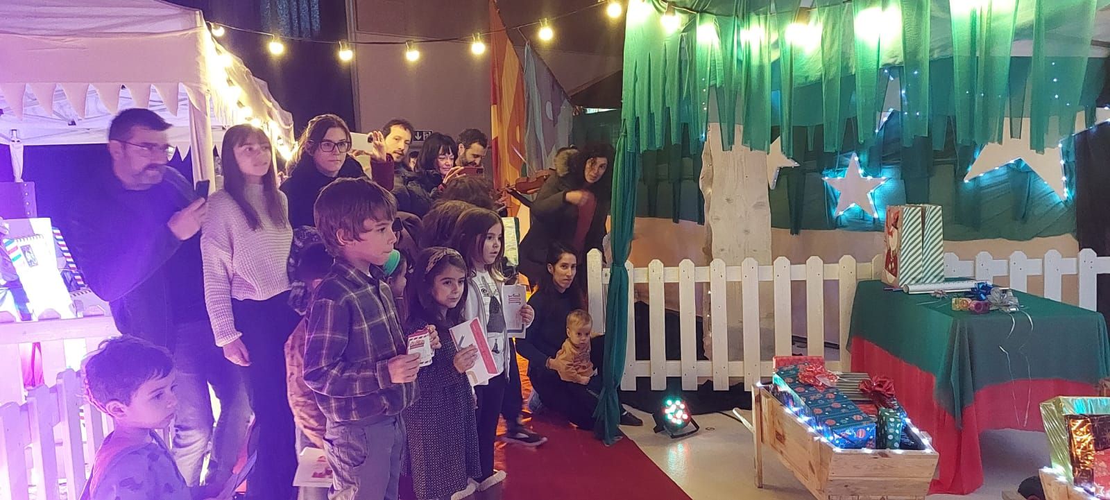 Els patges reials arriben a Solsona acompanyats per un espectacle infantil