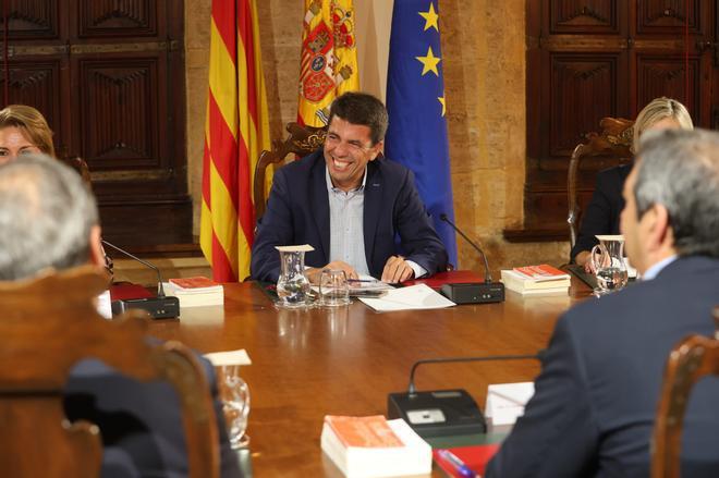 Todas las fotos del primer pleno del nuevo Consell