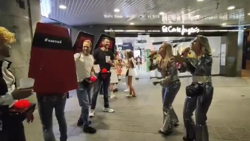 Las Chicas Melodía cantan a los &#039;coaches&#039; de &#039;La Voz&#039; en el Carnaval de Las Palmas de Gran Canaria