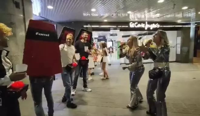 Las cantantes de Chicas Melodía cantan a los 'Coaches' de 'La Voz' en el Carnaval de Las Palmas de Gran Canaria