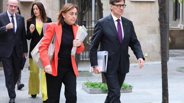 La consellera de Territori, Sílvia Paneque, i el president de la Generalitat, Salvador Illa.