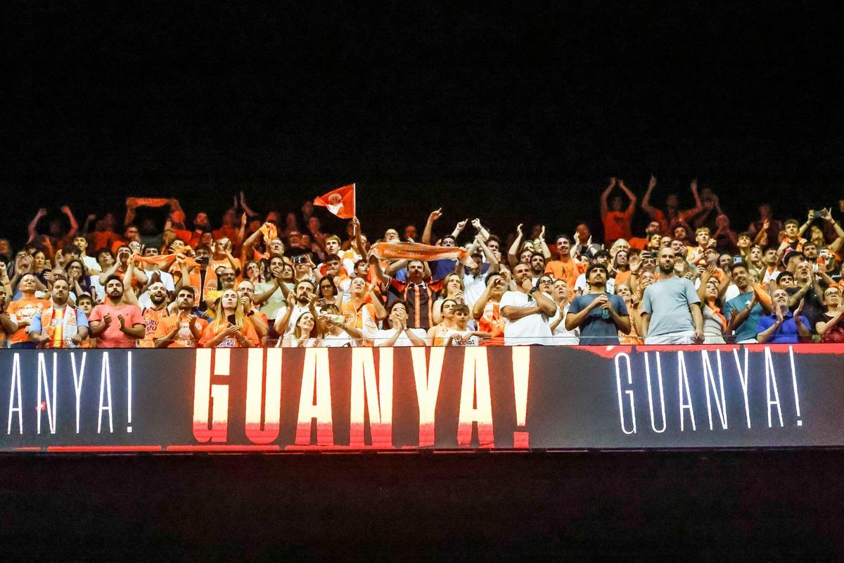 El Roig Arena empuja en busca de la segunda liga