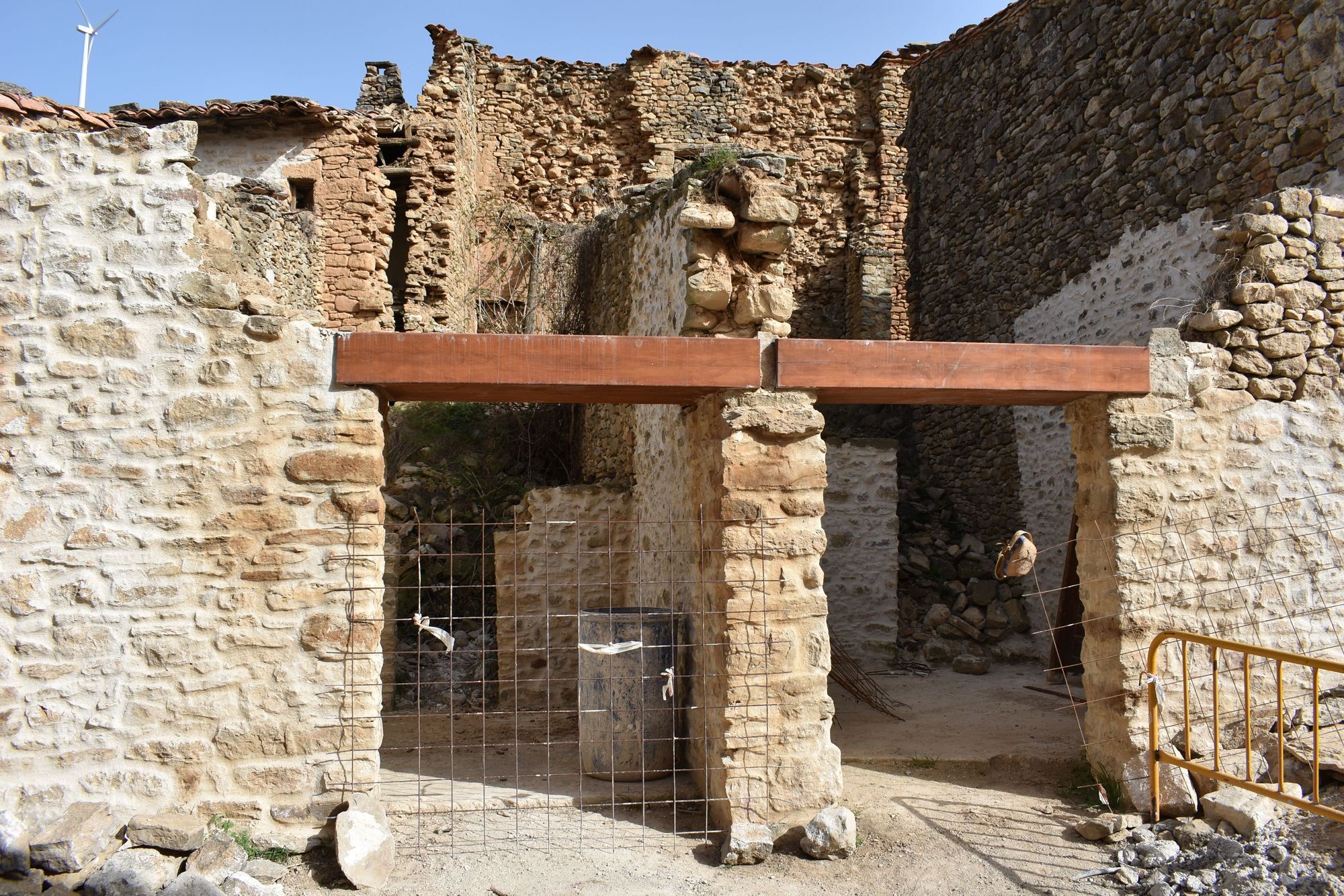 Recuperan un poblado de Castelló abandonado durante 30 años para turismo rural