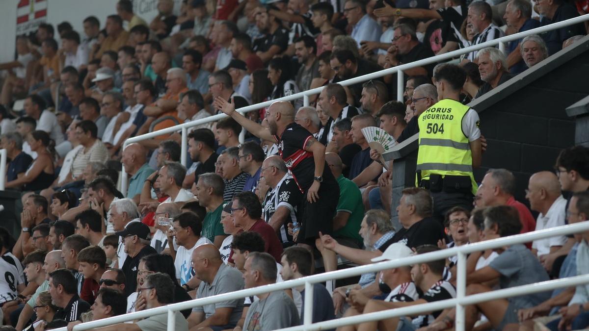 Un instante del Cartagonova durante un partido de esta temporada.