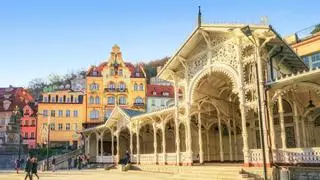 Karlovy Vary, la ciudad balneario del centro de Europa que adoran los mayores de 70
