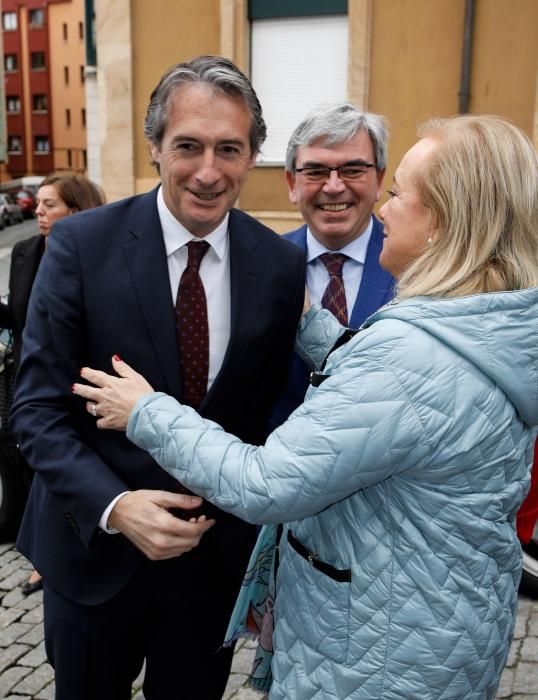 Íñigo de la Serna, de visita en Gijón