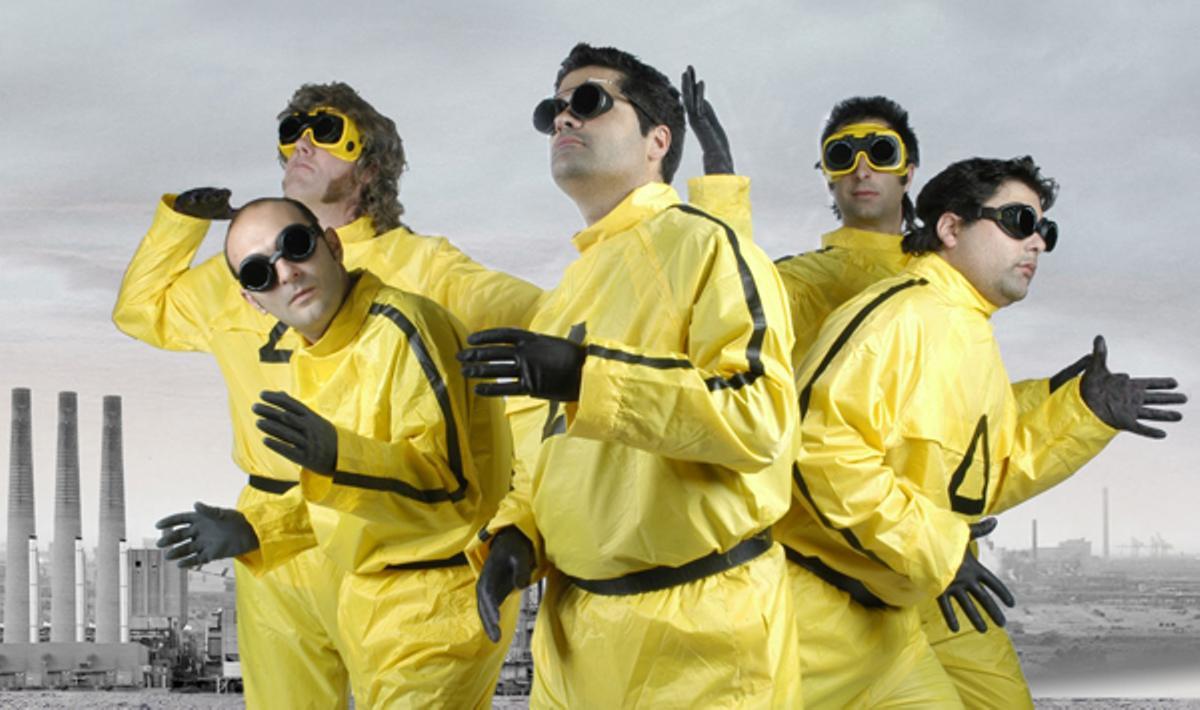 Antònia Font interpreta ’Jugam a ciclops’.