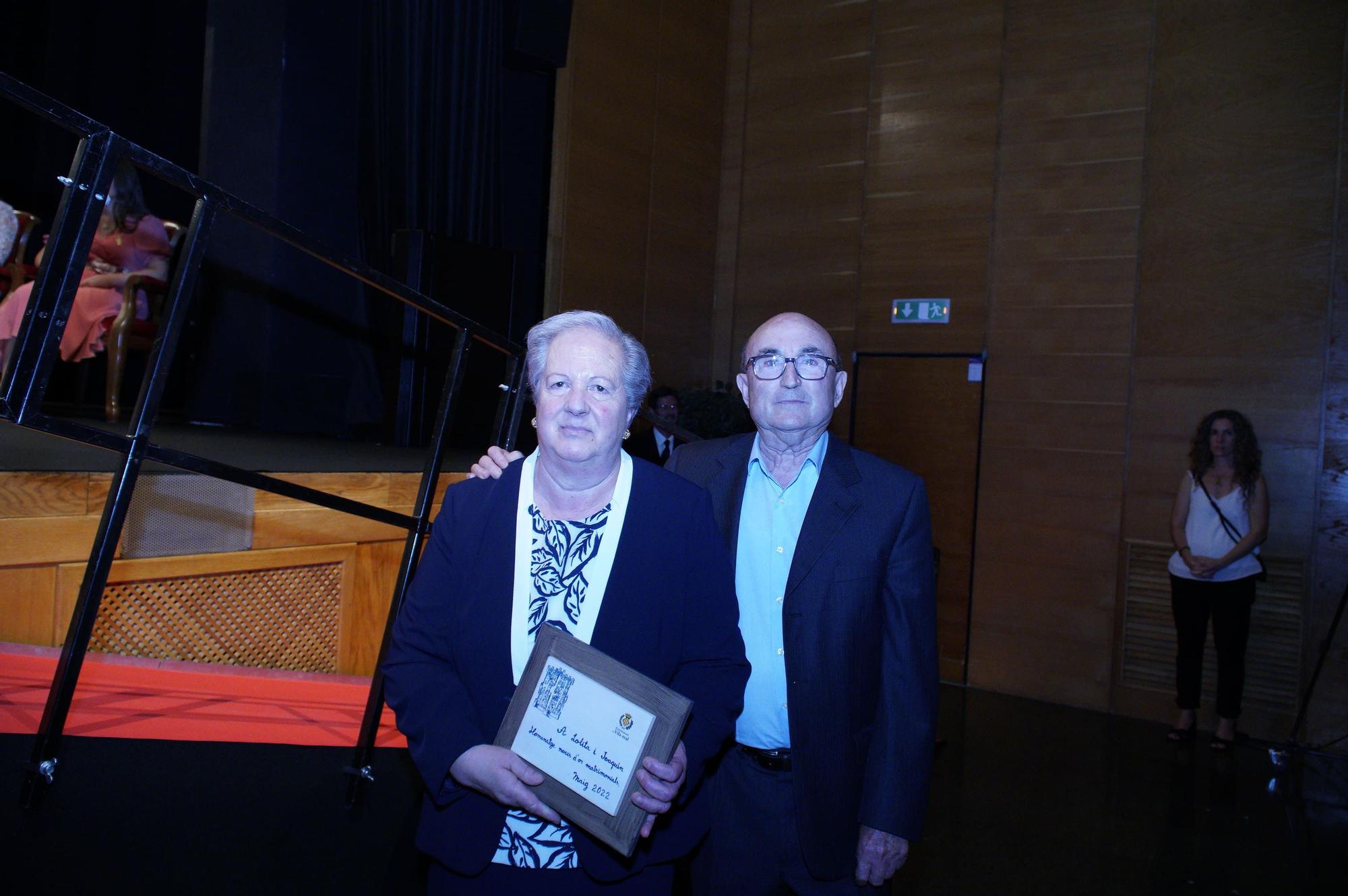 Homenaje a medio centenar de parejas por sus 50 años de casados