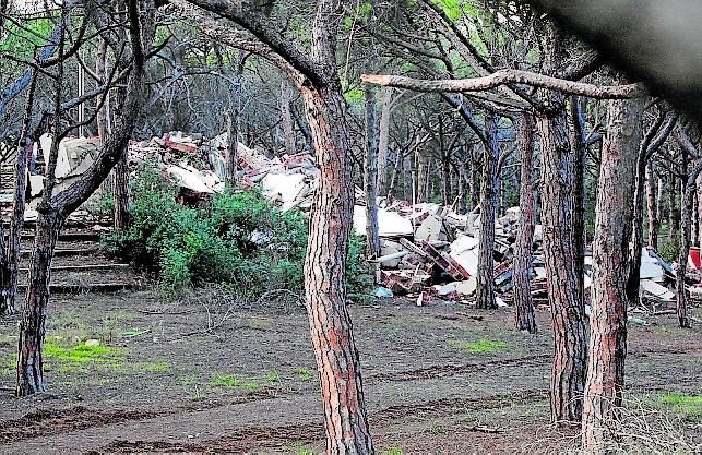 Enderroquen el primer càmping d'Espanya, a Palamós