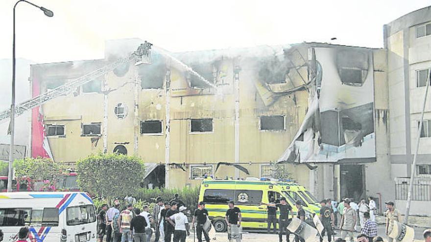 23 morts en un foc en una fàbrica a Egipte