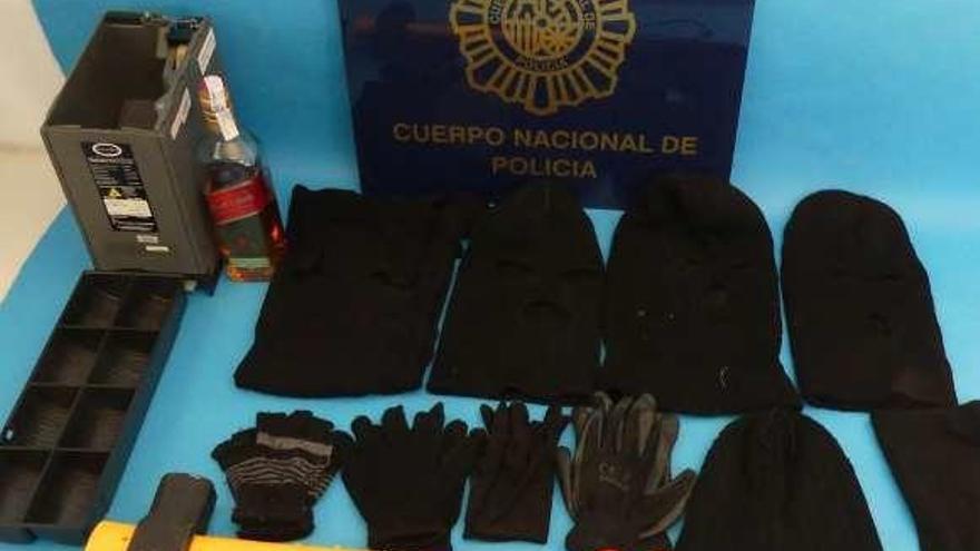 Efectos incautados a los detenidos. // Policía Nacional