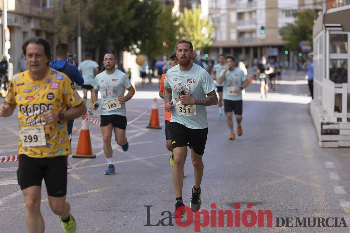 Carrera '10K Assota por ti' en Caravaca (salida y giro primera vuelta)