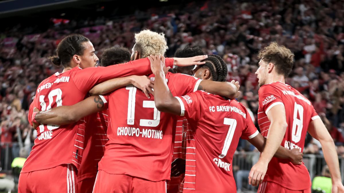 Los jugadores del Bayern celebran un gol contra el Friburgo