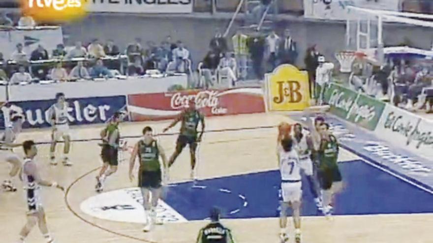 Imagen de TVE de la final de 1993 entre el Madrid y el Joventut. la opinión