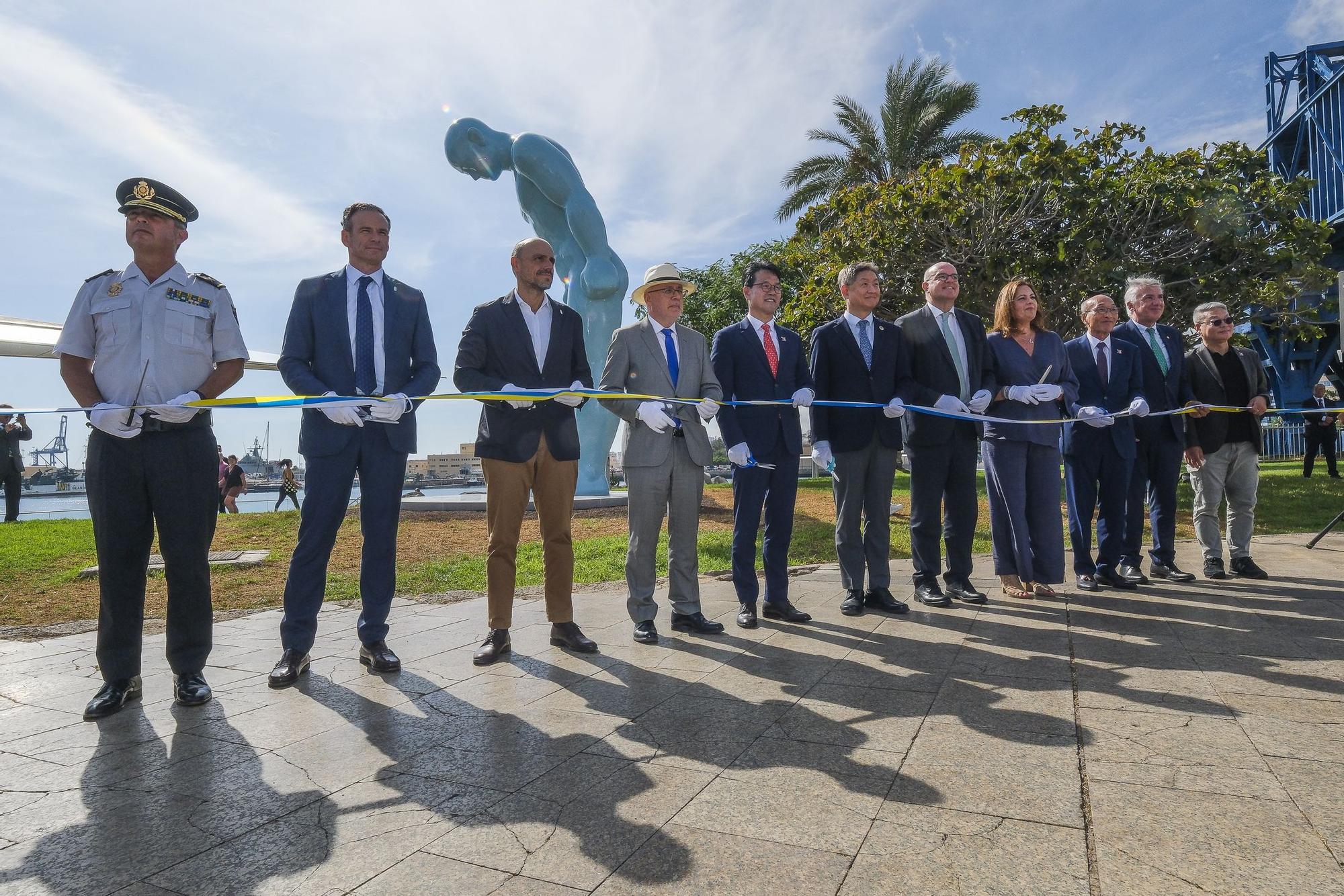 Inauguración del 'Greetingman'