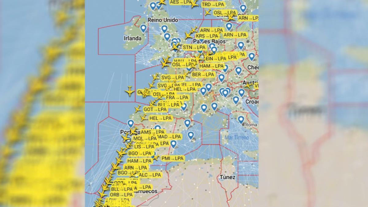 Las espeluznantes imágenes de la llegada de turistas a Canarias