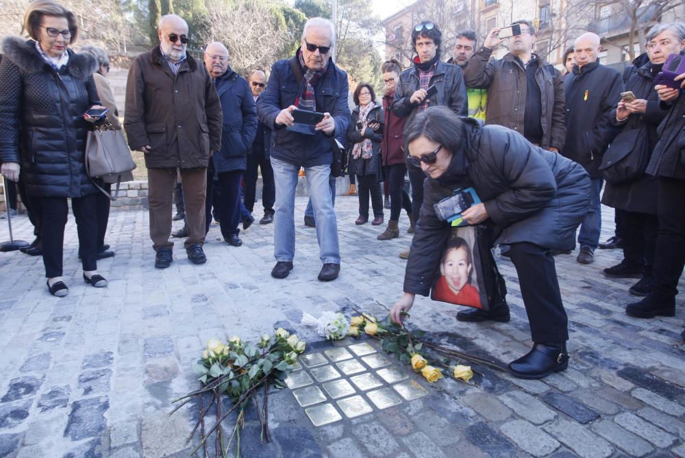 Girona col·loca llambordes per recordar les víctimes dels nazis