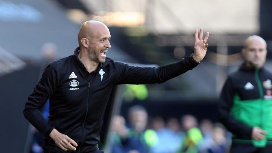 El entrenador del Celta, durante el partido de hoy. // Marta G. Brea