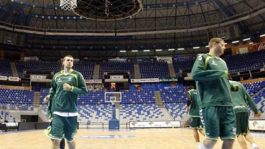 El Unicaja ha preparado a conciencia el choque de esta noche frente al Lagun Aro guipuzcoano.