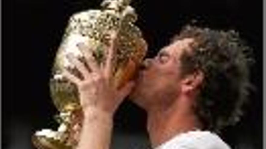 Andy Murray amb el trofeu.