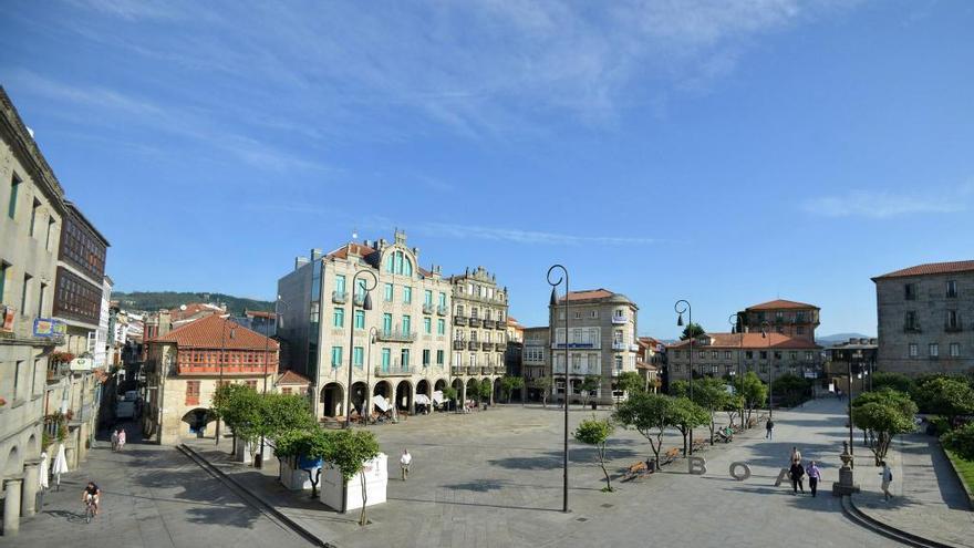 Cielo limpio y despejado sobre Pontevedra. // G. Santos