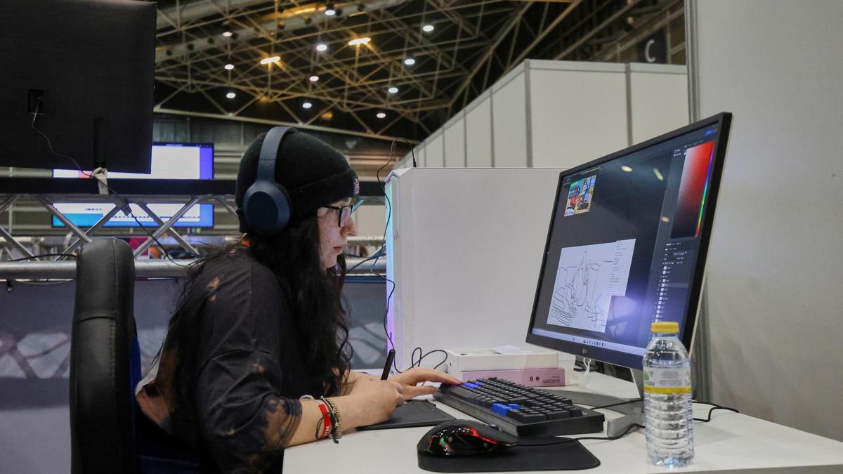 Feria Valencia . 300 estudiantes de FP haciendo pruebas pen la competicion de Skills FP , de donde saldra un equipo valenciano para competir con el resto de comunidades autonomas