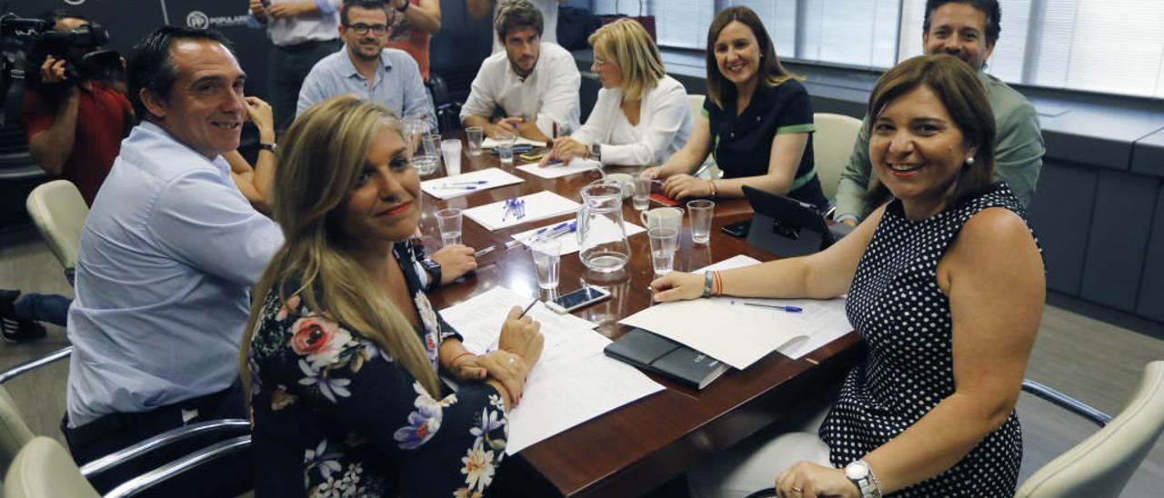 Isabel Bonig preside una reunión del consejo de dirección del PPCV.