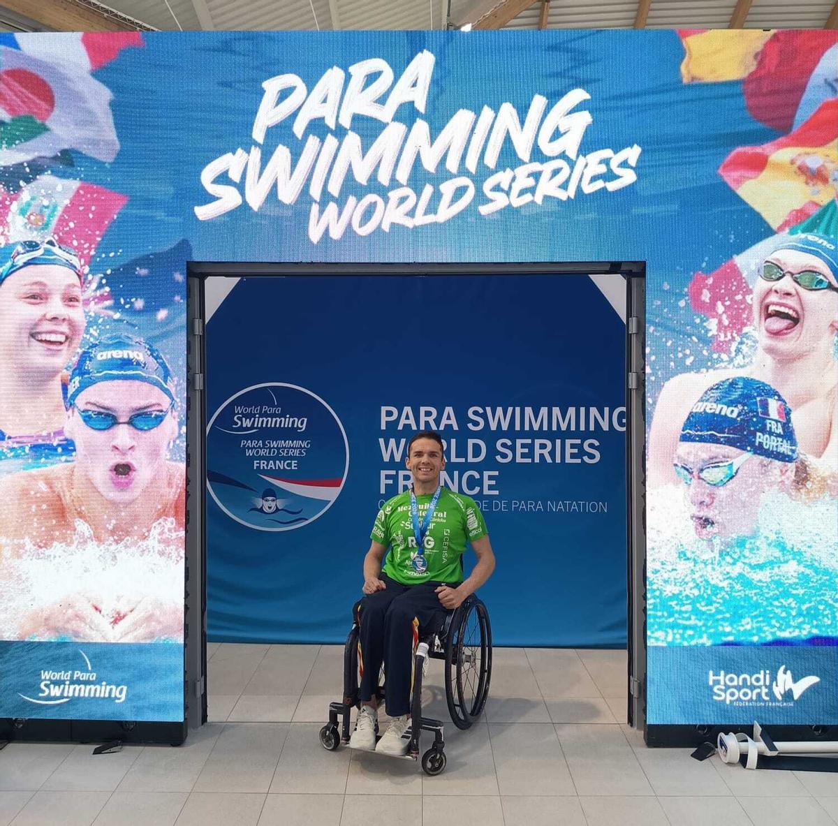 Paco Salinas, en la Copa del Mundo de Natación Paralímpica disputada en París.