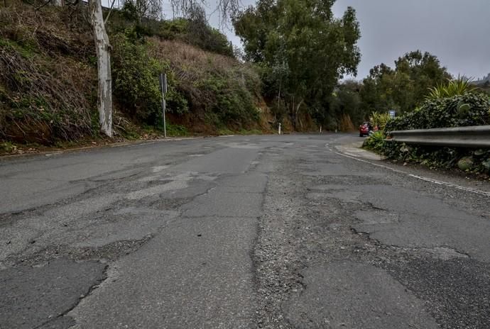 25/01/2018 CUMBRE GRAN CANARIA. Mal estado de las carreteras en la zona de medianías y cumbre de Gran Canaria. Carretera Valleseco a Teror. FOTO: J. PÉREZ CURBELO