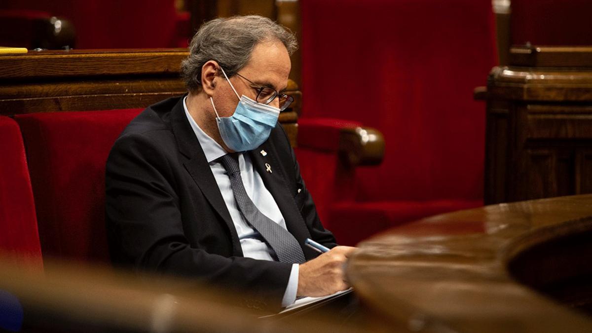 El presidente de la Generalitat, Quim Torra, durante el pleno extraordinario sobre la crisis de la Monarquía en el Parlament, el viernes 7 de agosto