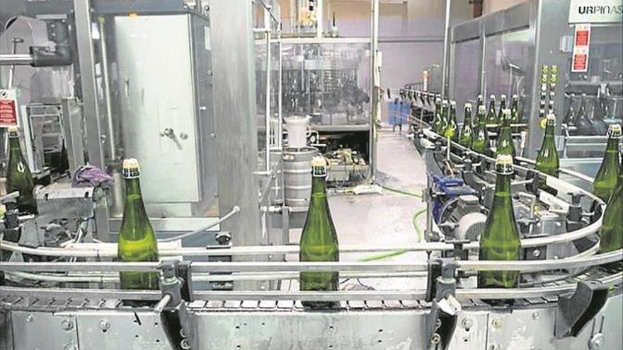 Planta de embotellamiento del cava extremeño.