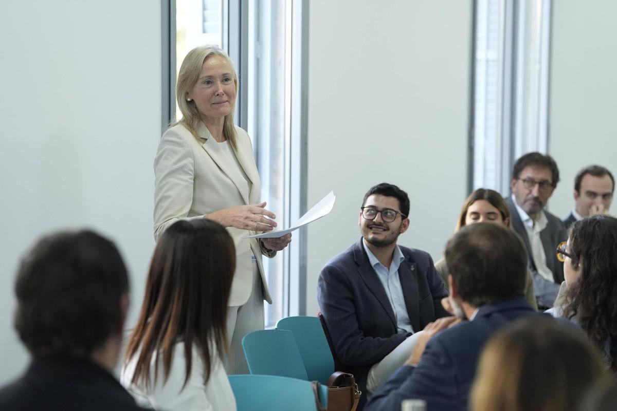 Barcelona 31/10/2025 Observatorio Social de la Vivienda , organizado por El Periódico en la sede de BeBartlet, en el que alcaldes y alcaldesas han debatido sobre la crisis de la vivienda en Catalunya En la foto, Angels Esteller, diputada en el Parlament Fotografía de Ferran Nadeu