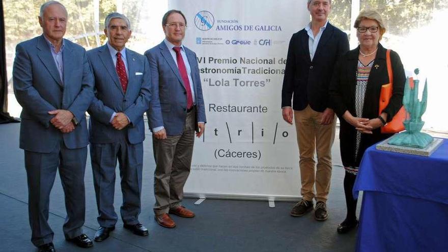Integrantes del jurado que concedió el premio al restaurante Atrio de Cáceres. // Muñiz