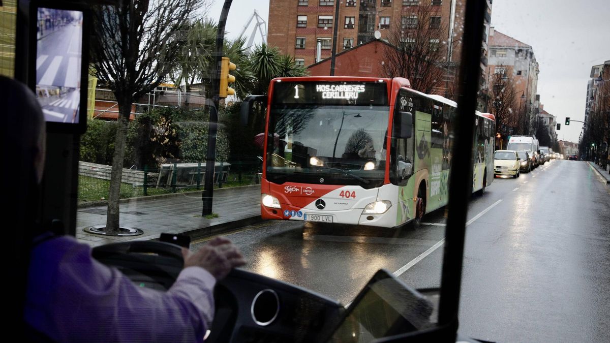 Un autobús de Emtusa.
